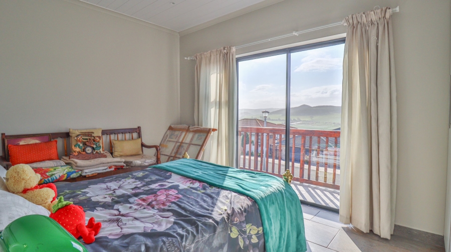 5 Bedroom Property for Sale in Reebok Western Cape